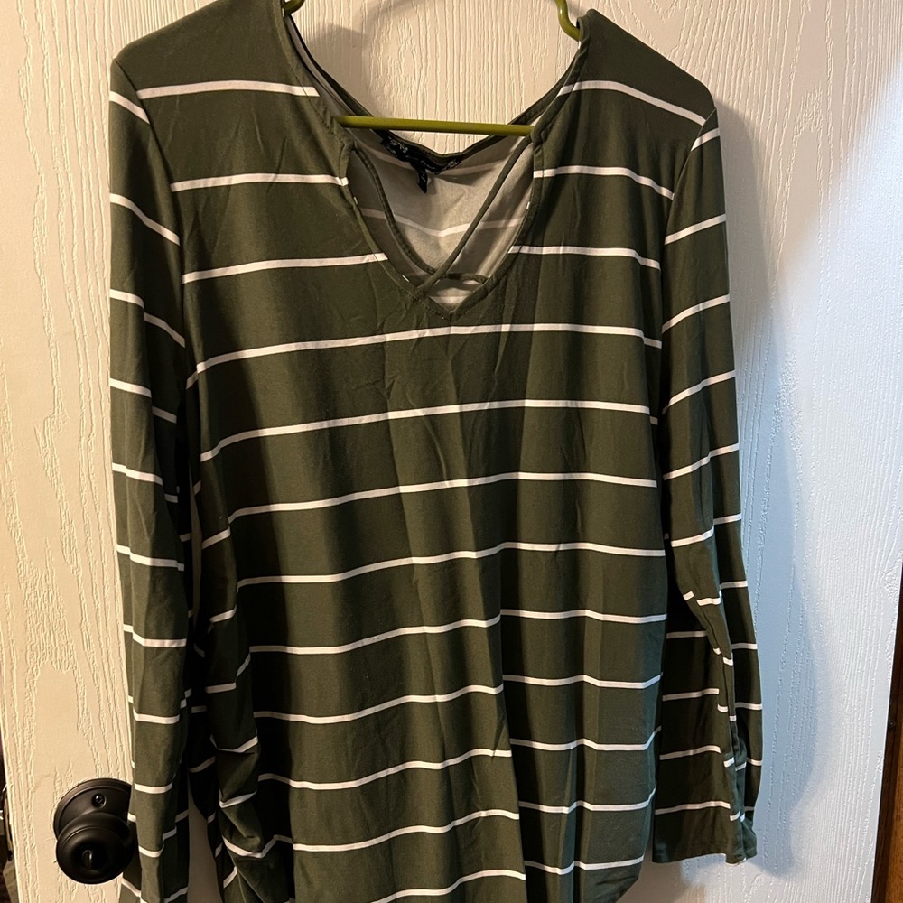 Maternity shirt